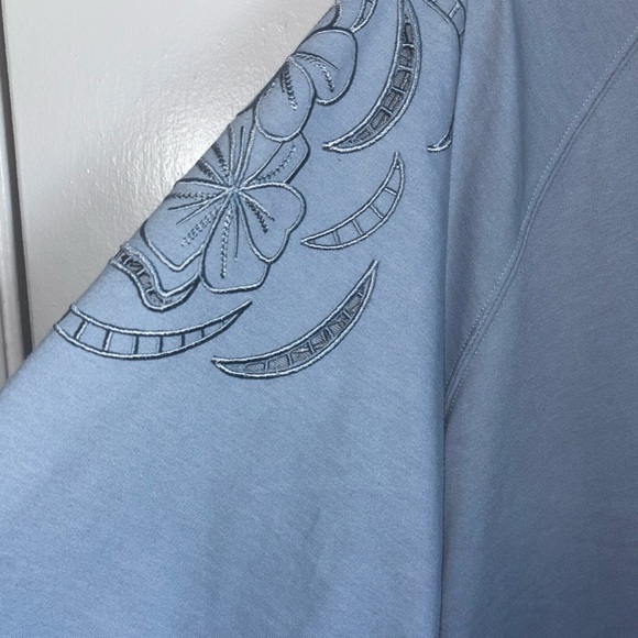 Lou & Grey Light Blue V-Neck Sweatshirt - Picture 2 of 2